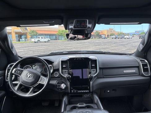 Used 2022 RAM 1500 Laramie AWD/4WD image 12