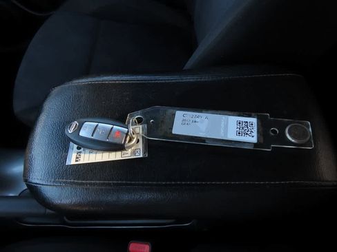 Used 2012 Nissan Juke SV image 25