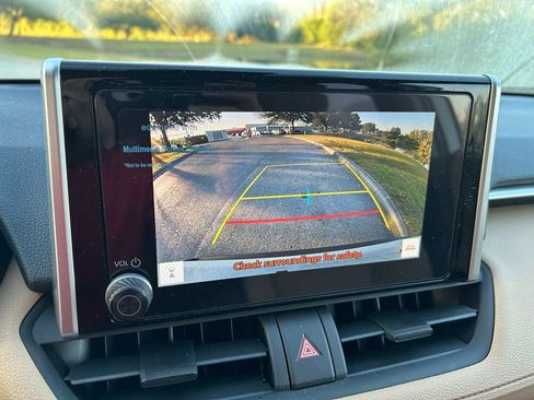 Certified 2025 Toyota RAV4 LE image 24