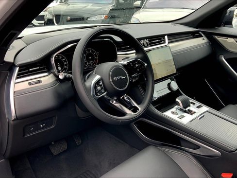 New 2026 Jaguar F-PACE R-Dynamic S image 4