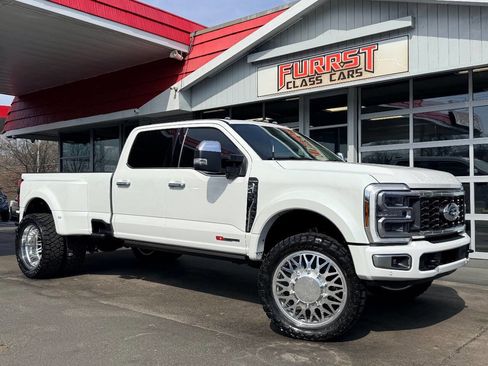 Used 2025 Ford F450 Platinum w/ Platinum Plus Package image 1