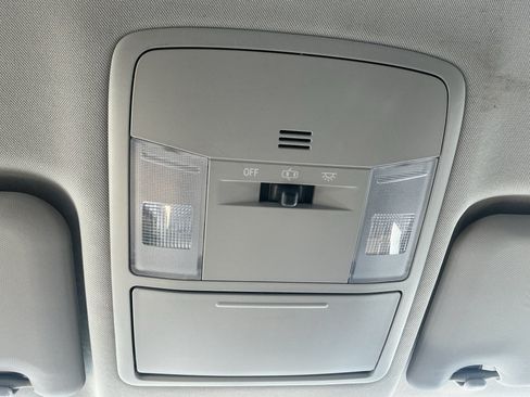 Used 2016 Toyota RAV4 LE FWD image 25