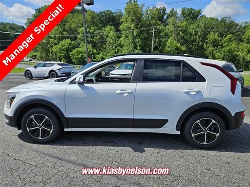 New 2025 Kia Niro EX image 4