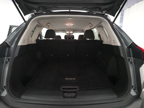 Used 2023 Nissan Rogue S AWD/4WD image 10