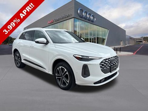 Certified 2025 Audi Q5 Premium Plus w/ Premium Plus AWD/4WD image 3