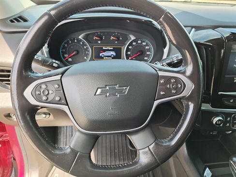 Used 2021 Chevrolet Traverse RS AWD/4WD image 16