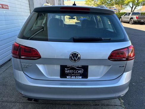 Used 2017 Volkswagen Golf SEL image 6