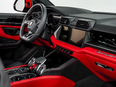 Used 2025 Lamborghini Urus SE AWD/4WD image 36