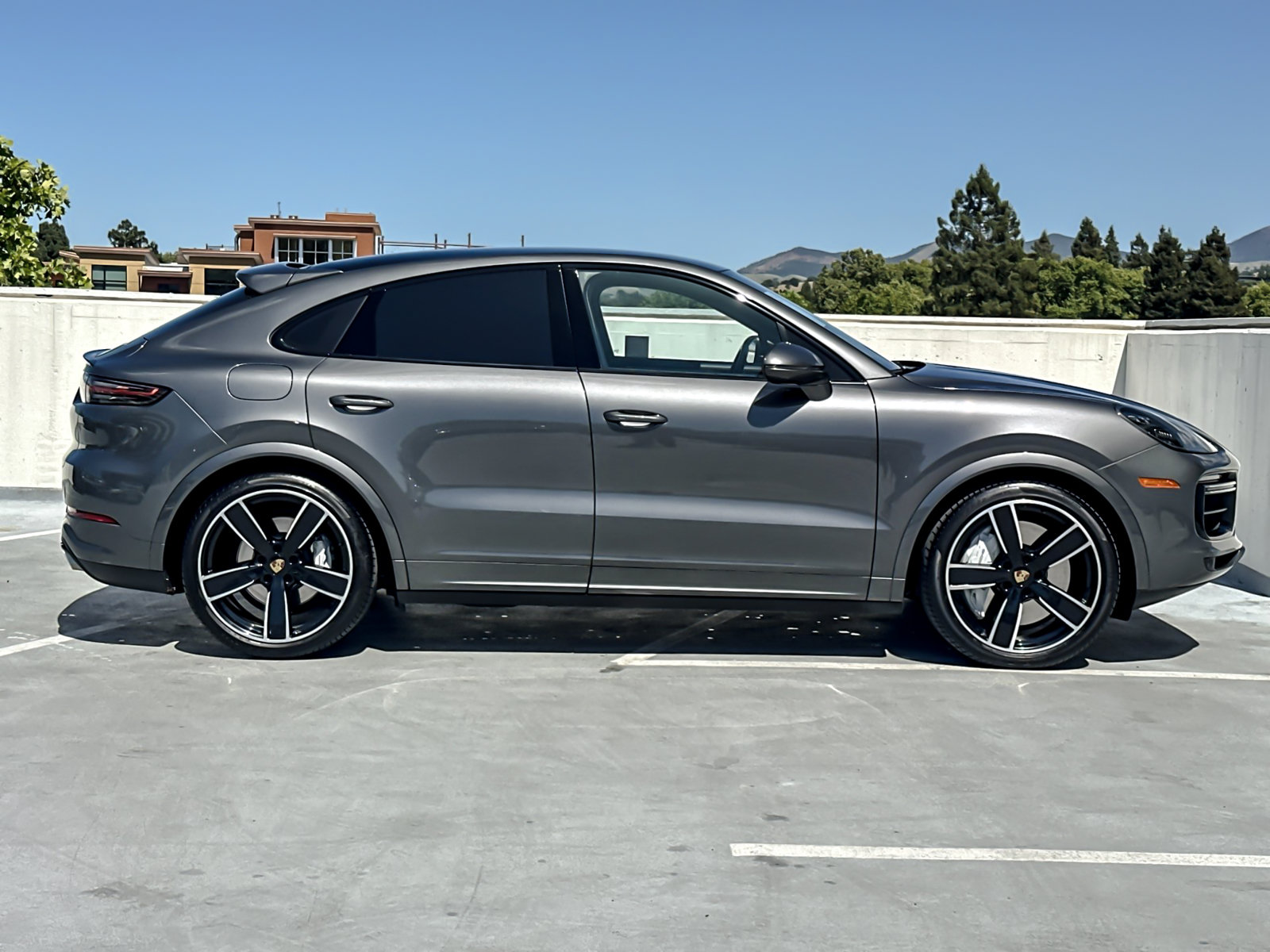 Used 2022 Porsche Cayenne Turbo w/ Assistance Package AWD/4WD image 10