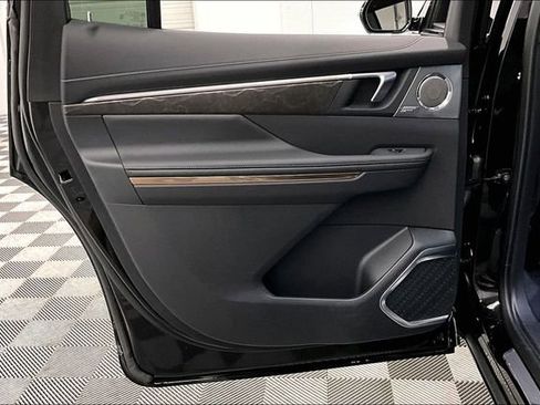 Used 2025 Buick Enclave Avenir w/ Trailering Package, 5000 lbs. image 20