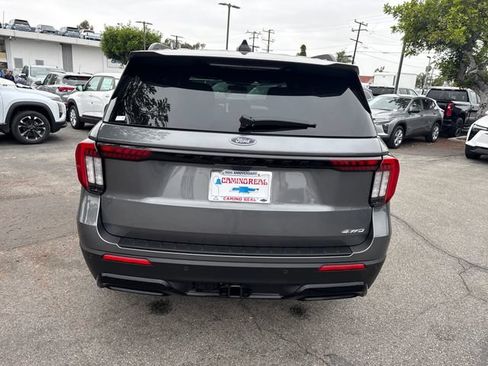 Used 2025 Ford Explorer ST-Line w/ ST-Line Street Pack AWD/4WD image 4