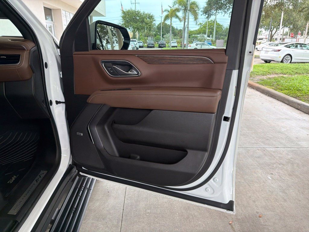 Used 2022 Chevrolet Tahoe High Country RWD image 24