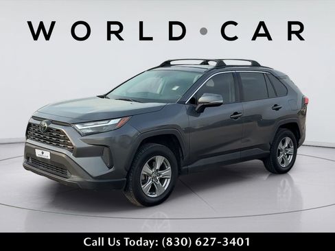 Used 2022 Toyota RAV4 XLE AWD/4WD image 13