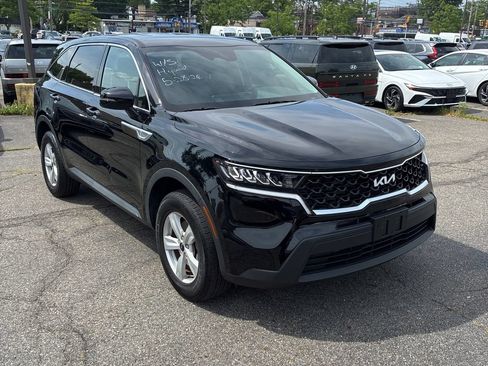 Used 2023 Kia Sorento LX AWD/4WD image 9