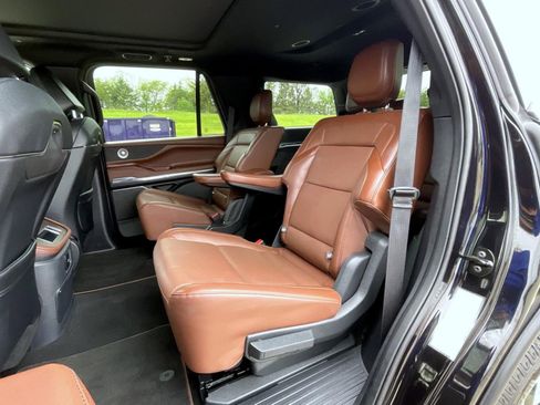 Used 2025 Lincoln Navigator Reserve AWD/4WD image 22