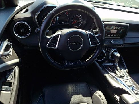 Certified 2017 Chevrolet Camaro LT RWD image 11