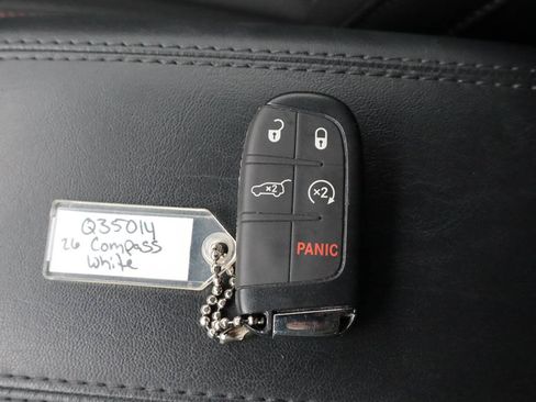 Used 2026 Jeep Compass Trailhawk AWD/4WD image 28