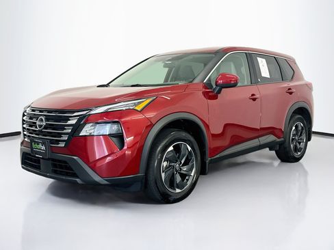 Used 2025 Nissan Rogue SV AWD/4WD image 3