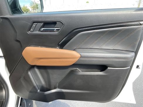 New 2025 GMC Canyon AT4 w/ Nightfall Edition image 28