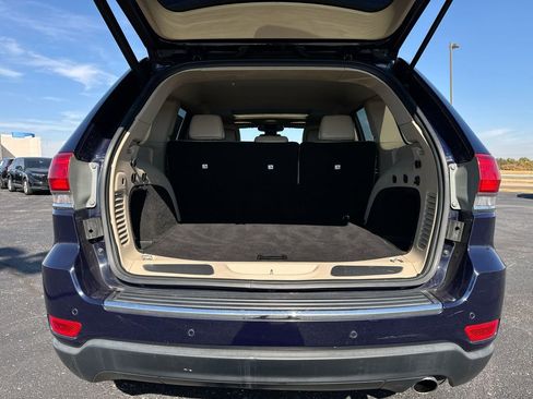Used 2018 Jeep Grand Cherokee Limited image 24