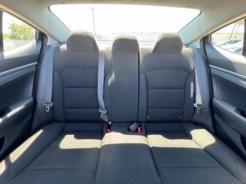 Used 2019 Hyundai Elantra SE w/ Cargo Package FWD image 29