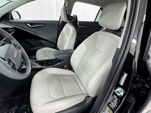 New 2026 Kia Niro EX FWD image 10