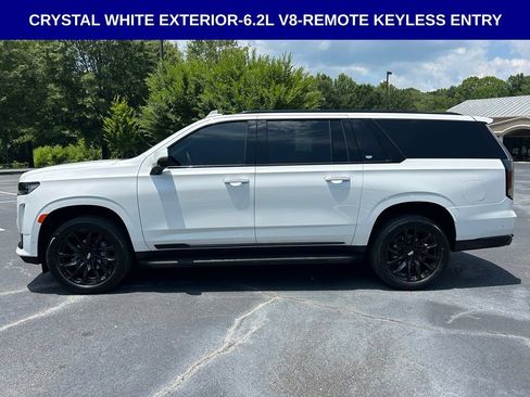 Used 2024 Cadillac Escalade ESV Sport w/ LPO, ONYX Package AWD/4WD image 12