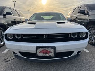 Used 2019 Dodge Challenger SXT video 2