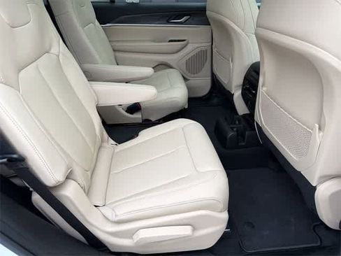 New 2025 Jeep Grand Cherokee L Limited image 22