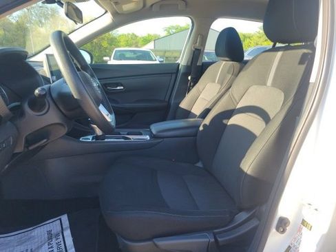 Used 2024 Nissan Sentra SV FWD image 14