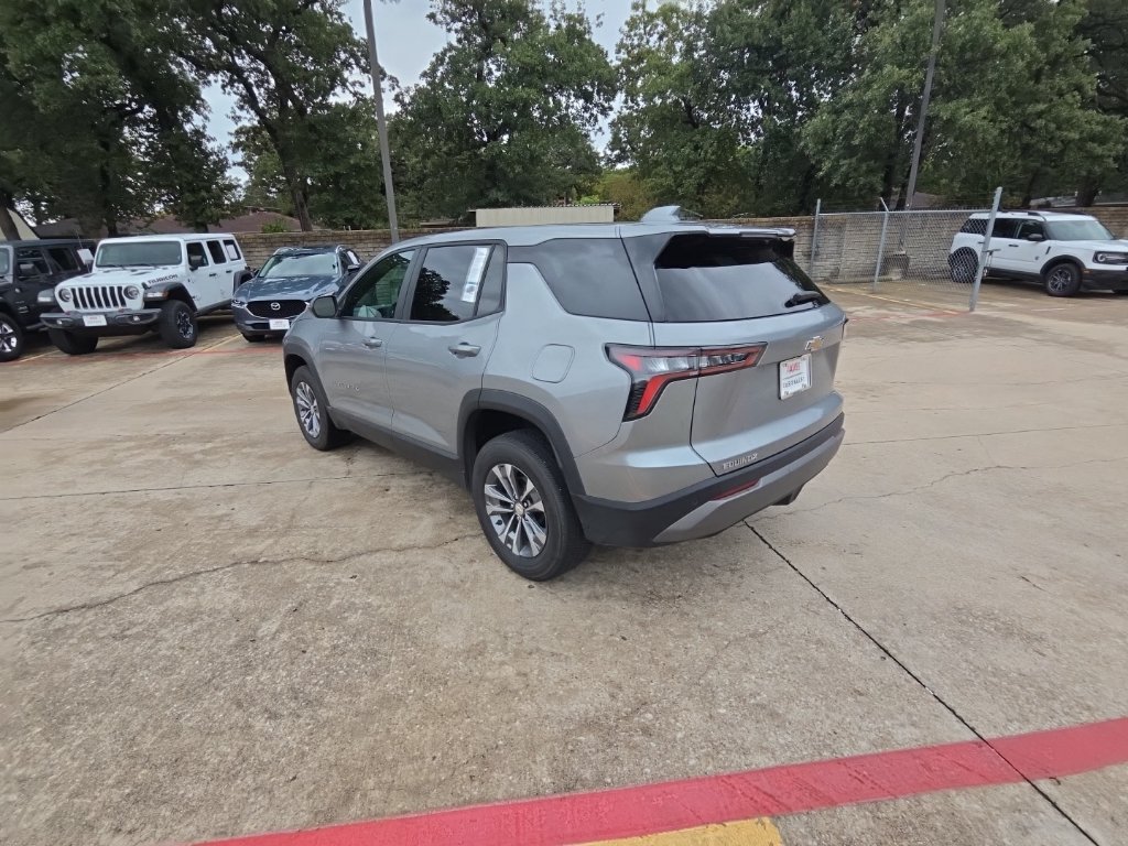Used 2026 Chevrolet Equinox LT FWD image 8