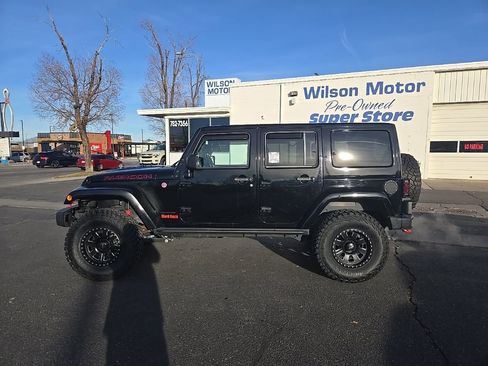 Used 2017 Jeep Wrangler Unlimited Rubicon image 8