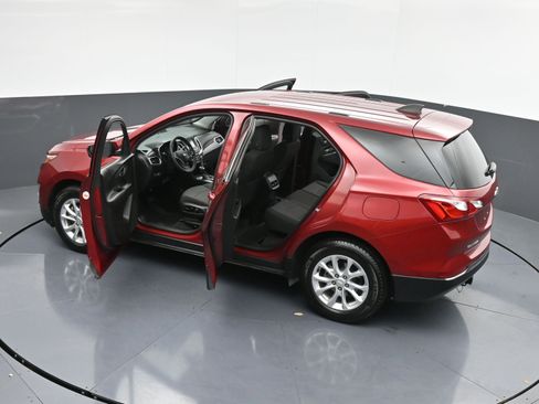 Used 2018 Chevrolet Equinox LT image 45