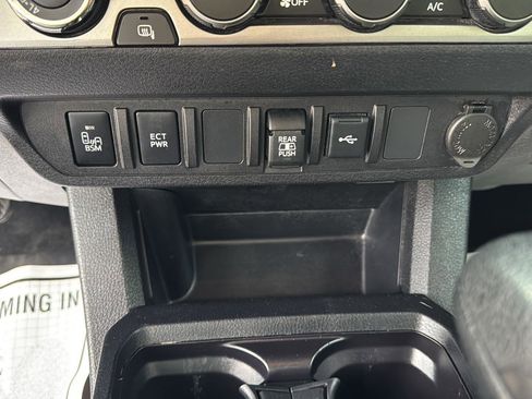 Used 2023 Toyota Tacoma SR5 w/ Technology Package AWD/4WD image 14