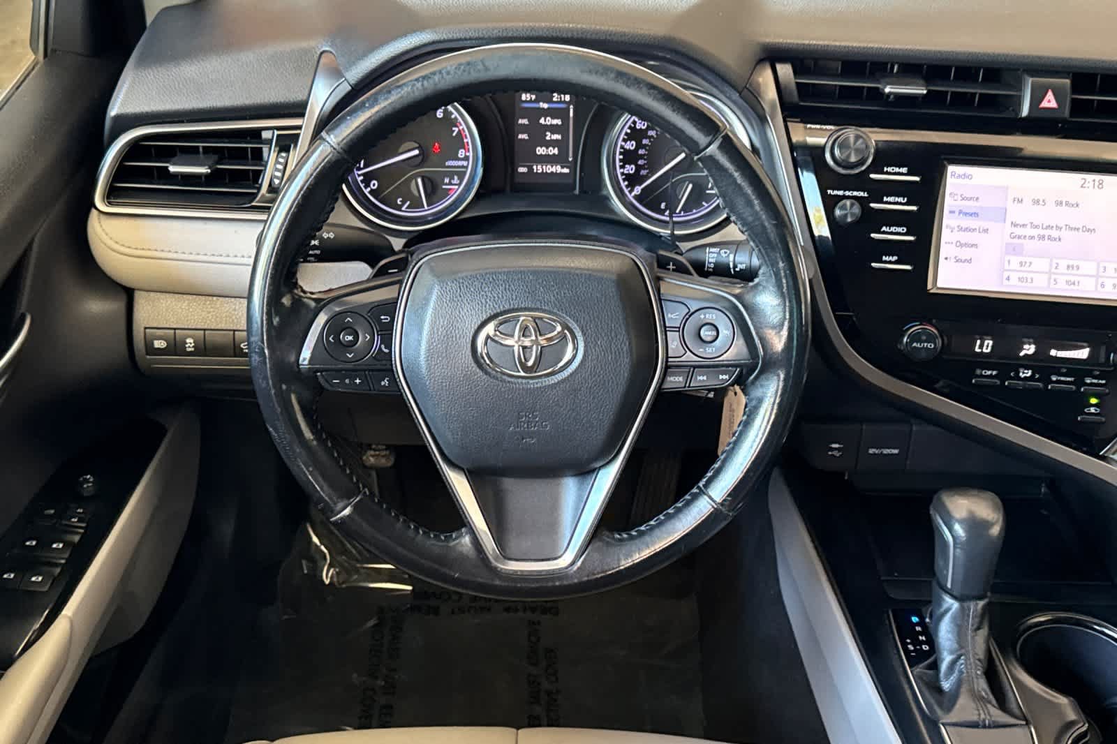 Used 2019 Toyota Camry SE w/ Carpet Mat Package FWD image 12