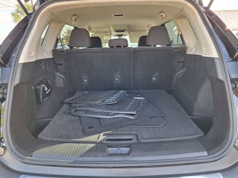 Used 2021 Nissan Rogue SV image 23