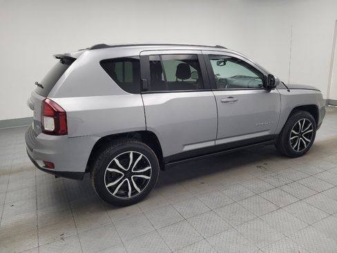Used 2017 Jeep Compass Latitude AWD/4WD image 10