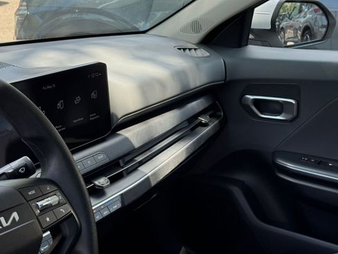Used 2025 Kia K4 FWD image 33