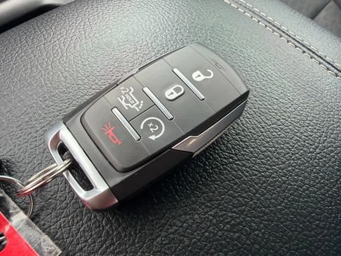 New 2026 RAM 1500 4x4 Crew Cab image 29