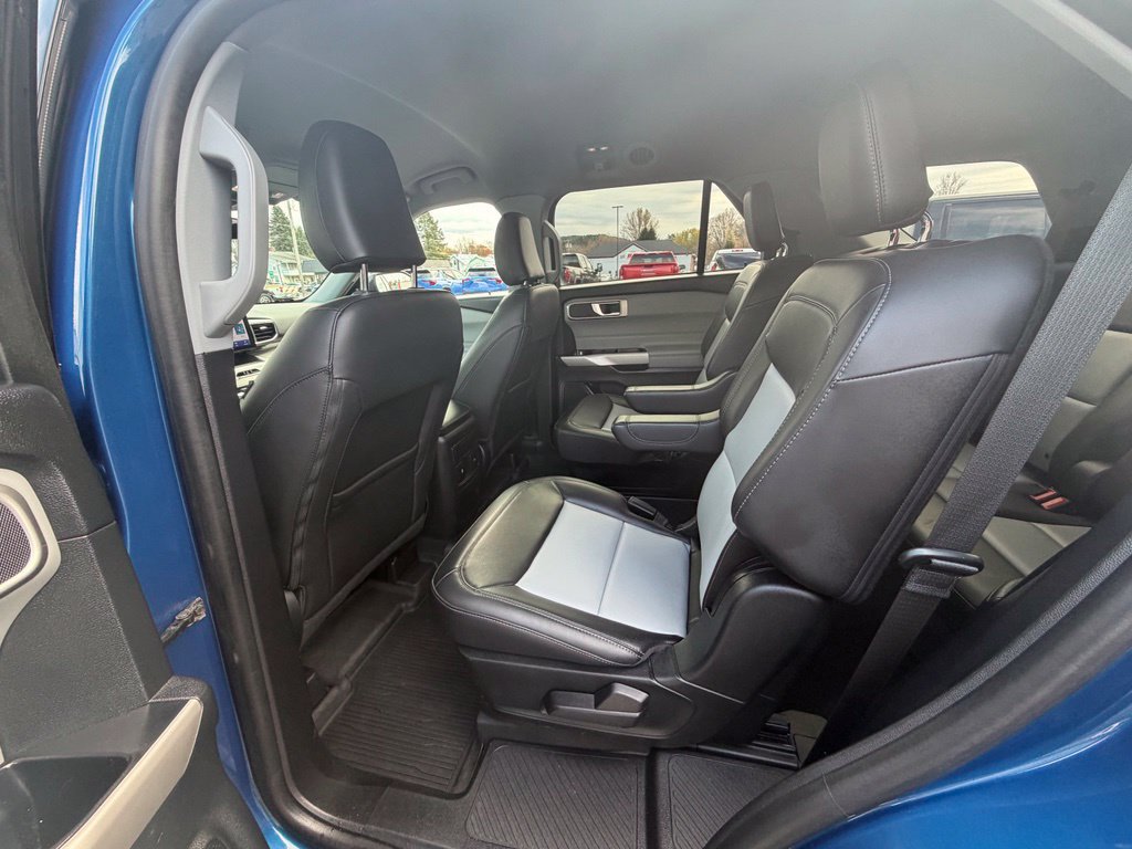 Used 2022 Ford Explorer XLT w/ Equipment Group 202A AWD/4WD image 21