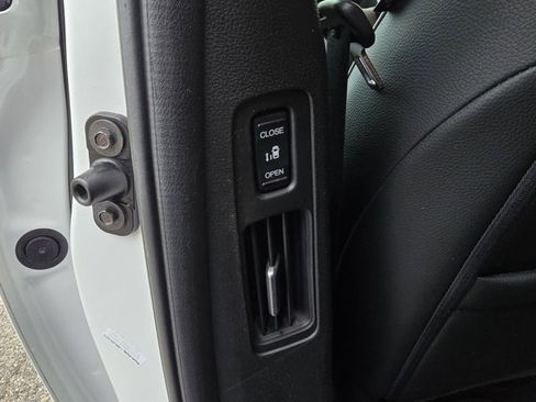 Used 2025 Honda Odyssey Touring image 23