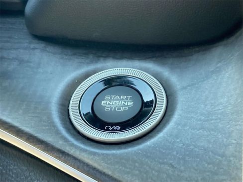 Used 2022 Jeep Grand Cherokee L Limited image 21