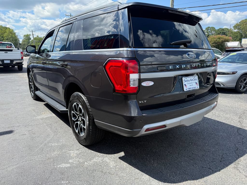 Used 2024 Ford Expedition XLT RWD image 11