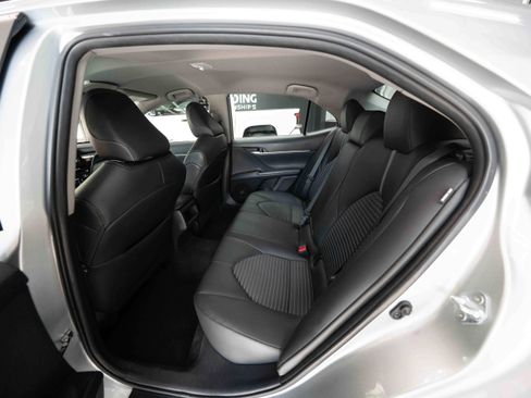 Used 2024 Toyota Camry SE FWD image 23