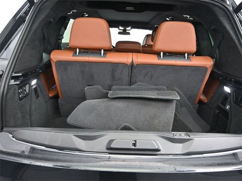 Used 2021 BMW X7 M50i image 10