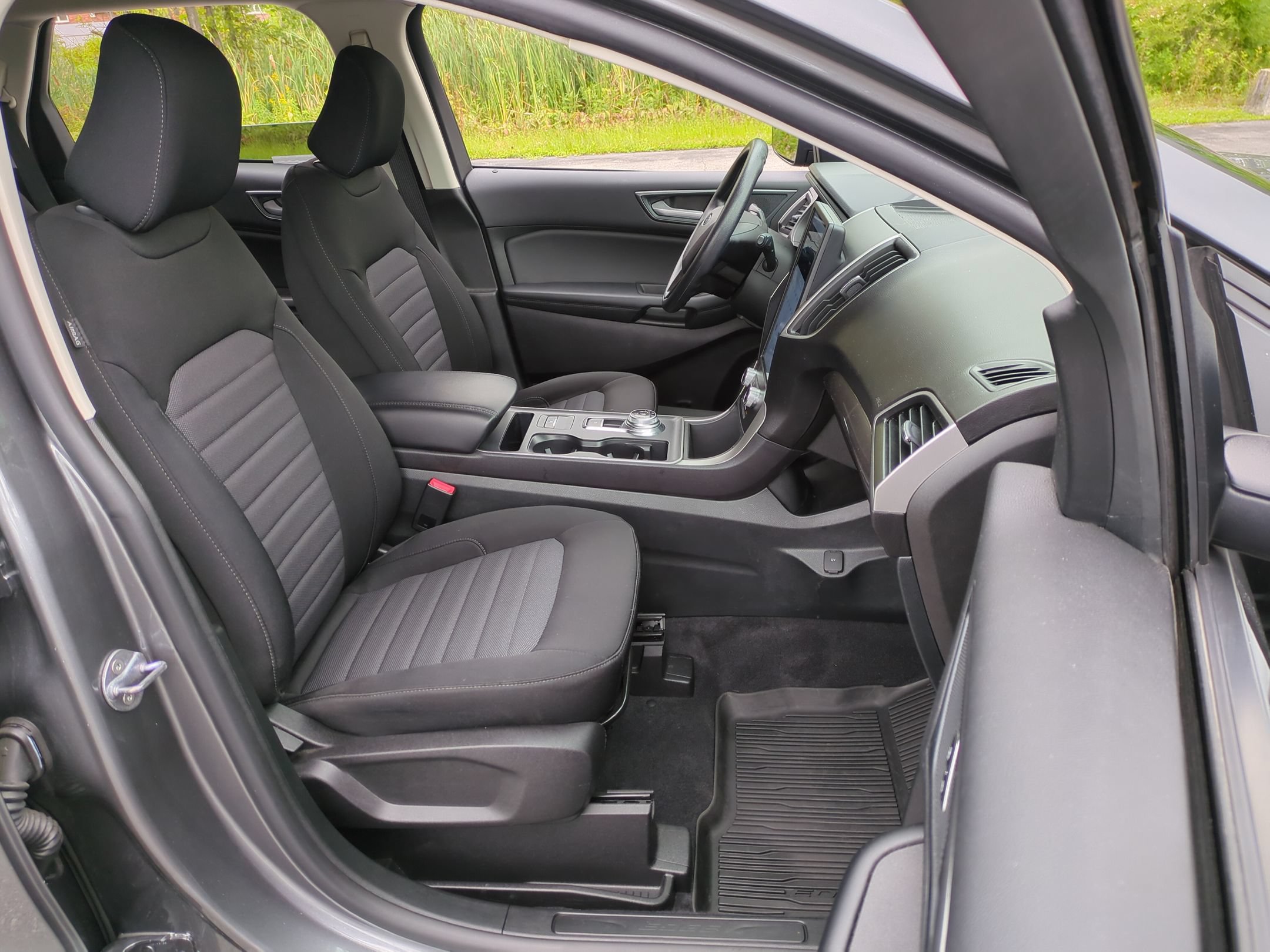 Used 2024 Ford Edge SE w/ Black Appearance Package AWD/4WD image 25