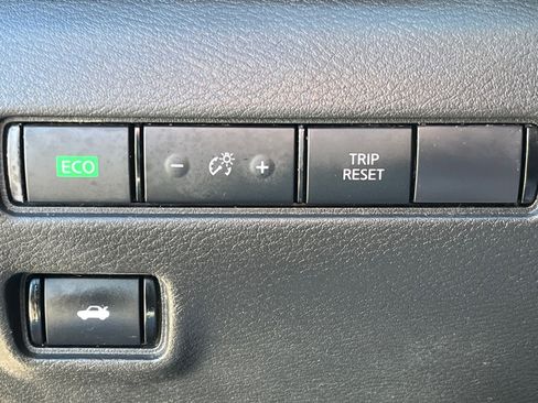 Used 2024 Nissan Sentra SV image 25