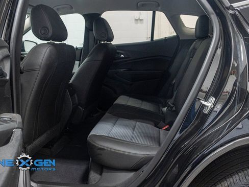 Used 2025 Chevrolet Trax LT w/ Driver Confidence Package image 25