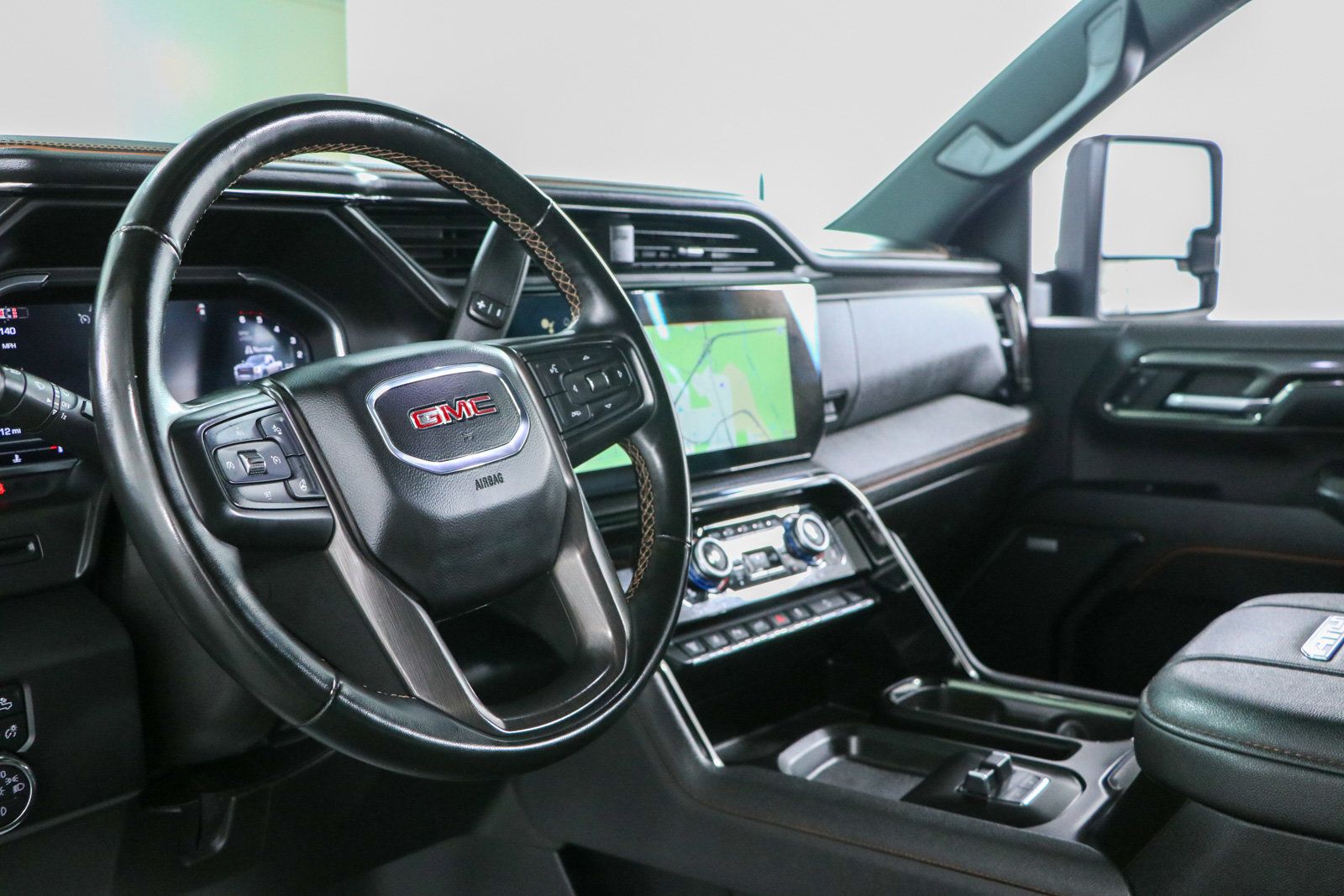 Used 2024 GMC Sierra 2500 AT4 AWD/4WD image 25