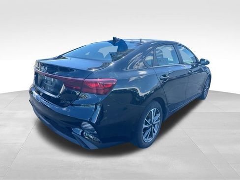 Used 2023 Kia Forte LXS FWD image 8